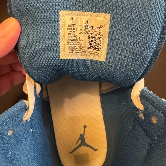 Nike White and Blue High-Top Sneakers - Picture 9 of 12